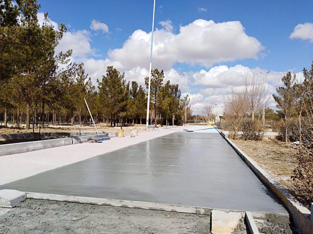 مراحل محوطه سازی و پیاده رو سازی بتن استامپی در استان یزد
